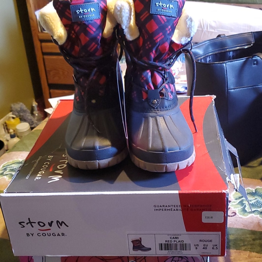 Storm boots